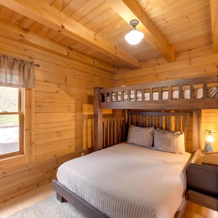 Creekside Bryson City Cabin With Private Hot Tub Екстериор снимка