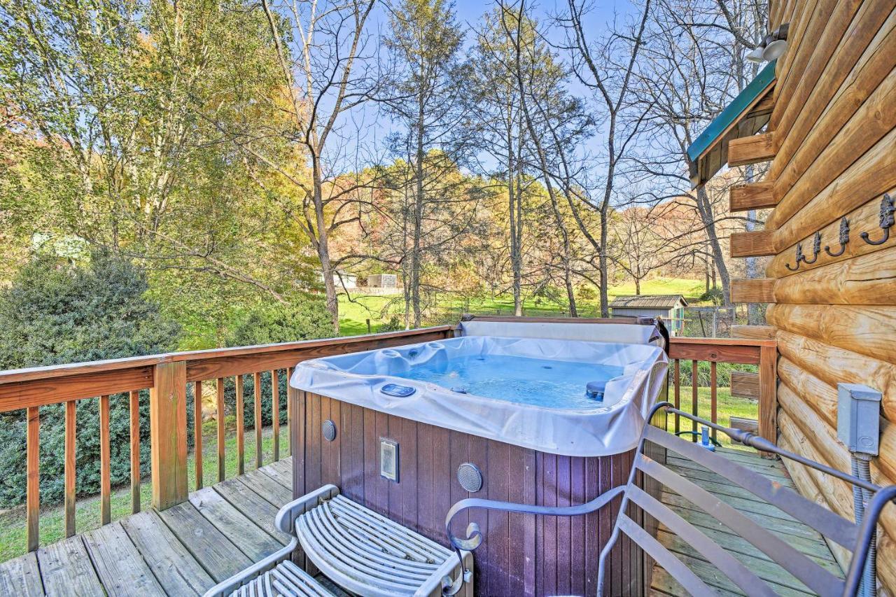 Creekside Bryson City Cabin With Private Hot Tub Екстериор снимка